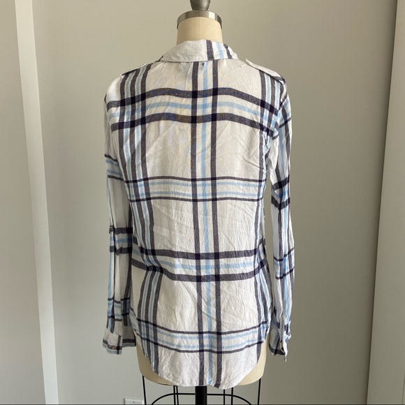 2/$20 🩷 Blue Plaid Button Down Shirt - Picture 4 of 5